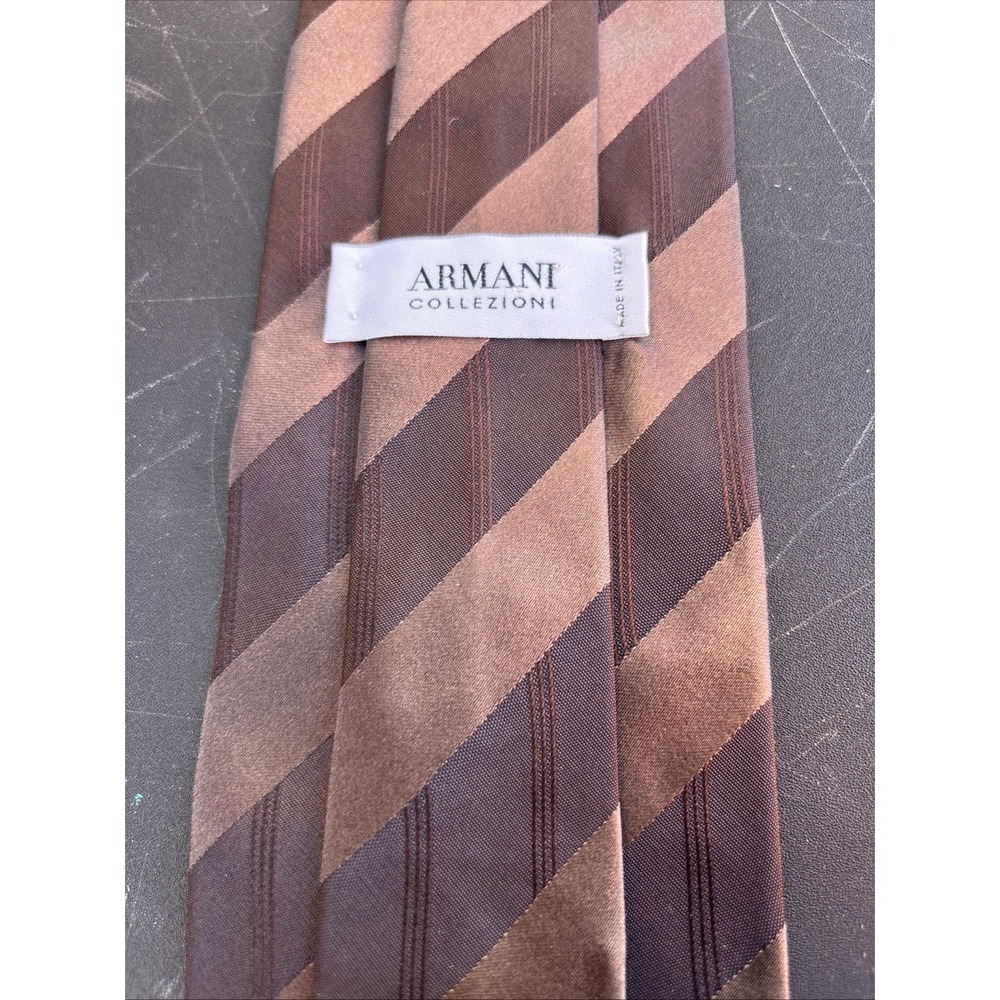 Armani Collezioni by Giorgio Armani Italy Woven Striped Silk Tie 3 1/2 x 62 Long
